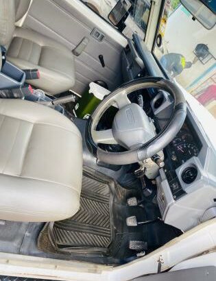 Toyota Land Cruiser HZ Cabine Simples