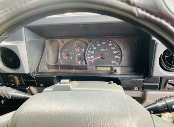 Toyota Land Cruiser HZ Cabine Simples