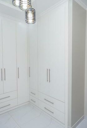 Vende casa luxuosa T3 com Anexo na Matola