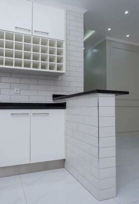 Vende-se Moradia luxuosa T3+Anexo na Matola