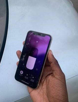 IPhone 11 com 128G na loja aproveita