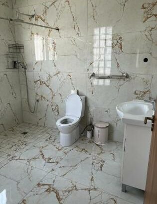 Vendo Moradia T3+1 no Belo Horizonte (Rua do Pave) Campoane com piscina