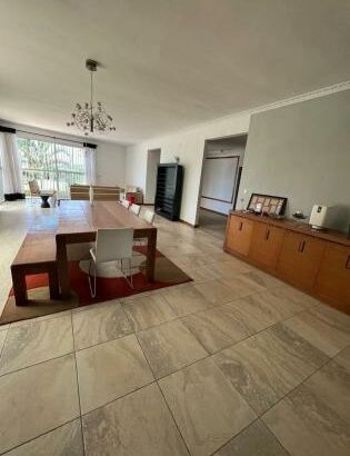 Vendo Moradia T3+1 no Belo Horizonte (Rua do Pave) Campoane com piscina