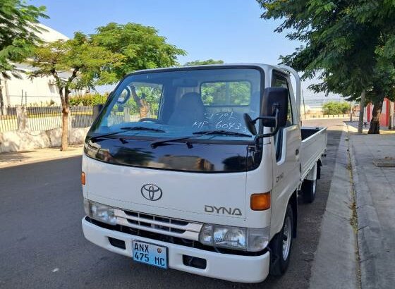 Toyota | Dyna | 3L | 1500kg | Recém-importada