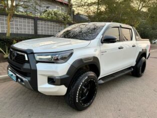 Toyota | Hilux Revo Rocco | 2022 | Automática | 4×4