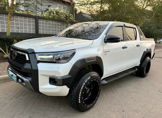 Toyota | Hilux Revo Rocco | 2022 | Automática | 4×4