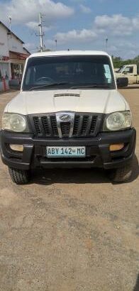 Mahindra | Pik-Up | 2013 | Manual | 2.5 | 4×4