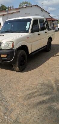 Mahindra | Pik-Up | 2013 | Manual | 2.5 | 4×4