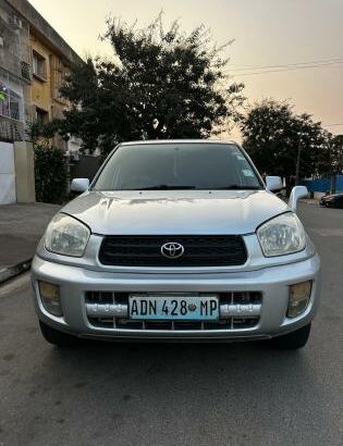 Toyota | RAV4 | 2002 | Automático | 1.8 | 4WD