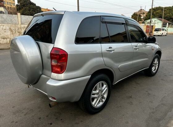 Toyota | RAV4 | 2002 | Automático | 1.8 | 4WD