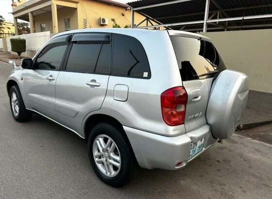 Toyota | RAV4 | 2002 | Automático | 1.8 | 4WD