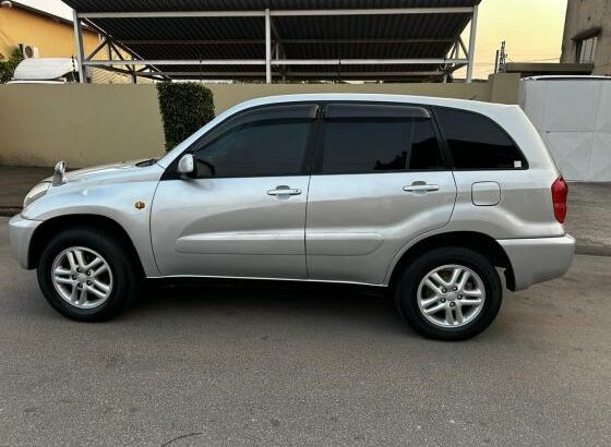 Toyota | RAV4 | 2002 | Automático | 1.8 | 4WD