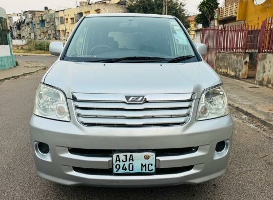 Toyota | Noah | Automático | 2.0 | 07 Lugares 🚌