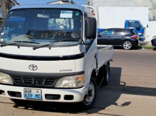 Toyota | Dyna | Automática | 2000kg | Recém-importada 🎁