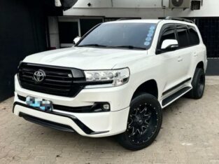 Toyota | Land Cruiser VX | 2010 | 4.7 | V8 | 4×4 🎁