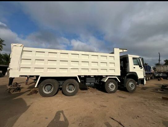 Sinotruk | Howo 371Hp | 28m³ | 12 rodas | 8×4