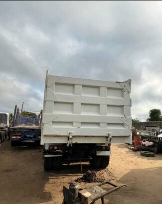 Sinotruk | Howo 371Hp | 28m³ | 12 rodas | 8×4