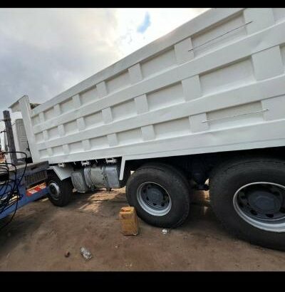 Sinotruk | Howo 371Hp | 28m³ | 12 rodas | 8×4