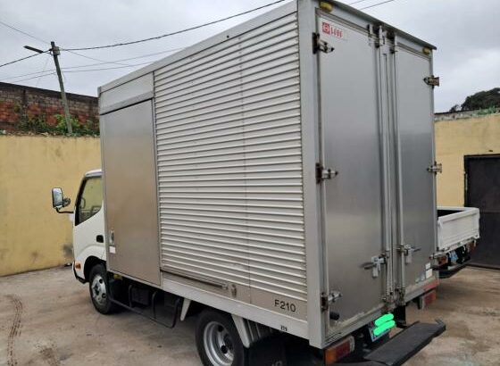Toyota | Hino – Dutro | 2000kg | Recém-importada