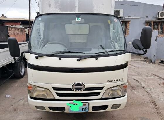 Toyota | Hino – Dutro | 2000kg | Recém-importada