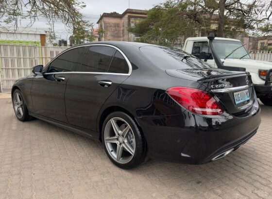 Mercedes-Benz | C220d AMG | 2017 | Recém-importado 🎁