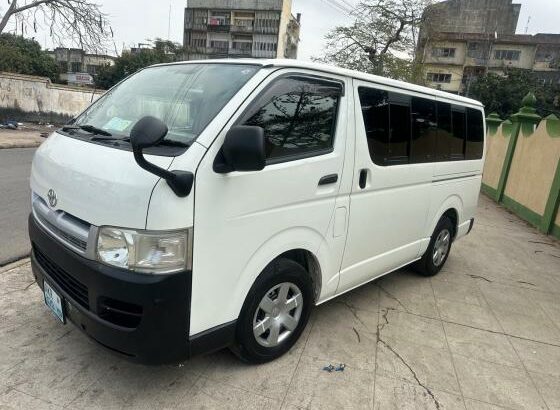 Toyota | Hiace – Quantum | 2007 | 15 Lugares | Recém-importado 🎁