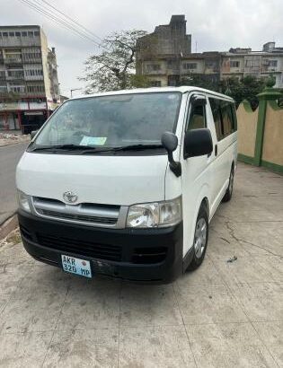 Toyota | Hiace – Quantum | 2007 | 15 Lugares | Recém-importado 🎁