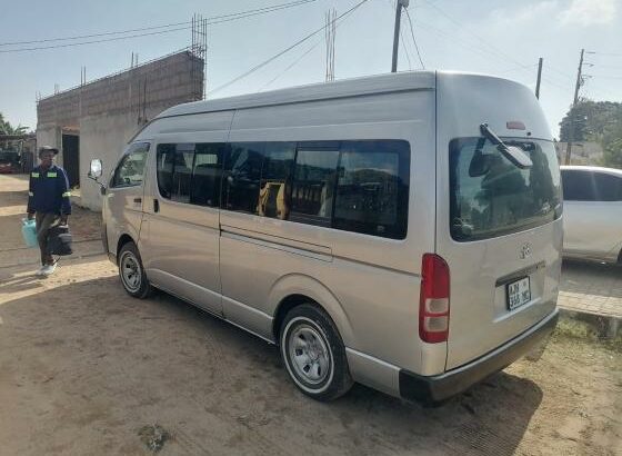 Toyota | Grand Hiace – Quantum | 2kd | 15 Lugares