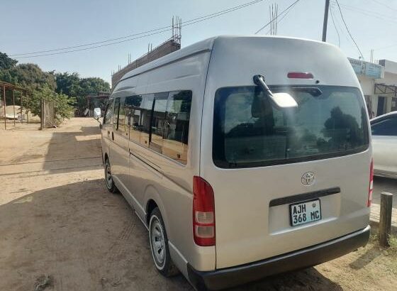 Toyota | Grand Hiace – Quantum | 2kd | 15 Lugares