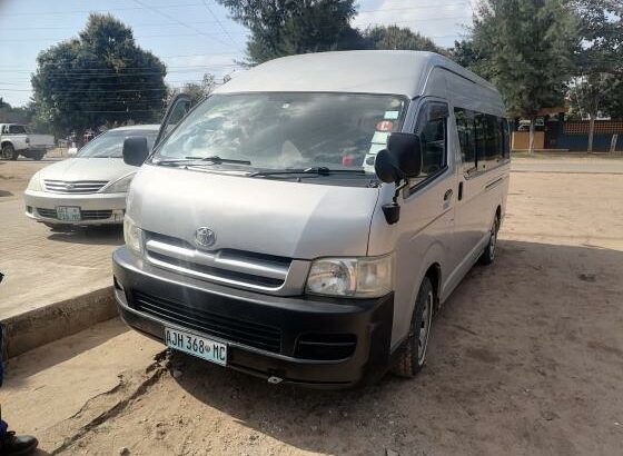 Toyota | Grand Hiace – Quantum | 2kd | 15 Lugares