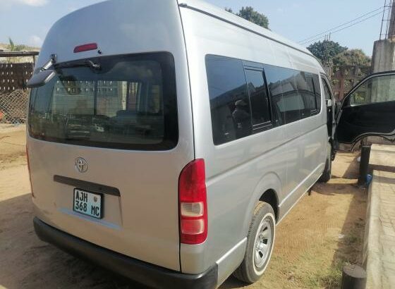 Toyota | Grand Hiace – Quantum | 2kd | 15 Lugares