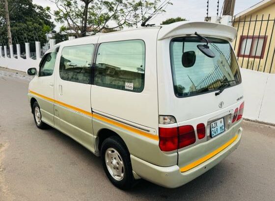 Toyota | Ganvia | Automático | Diesel | 8 Lugares 🚐