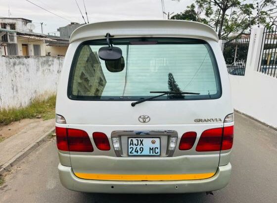 Toyota | Ganvia | Automático | Diesel | 8 Lugares 🚐