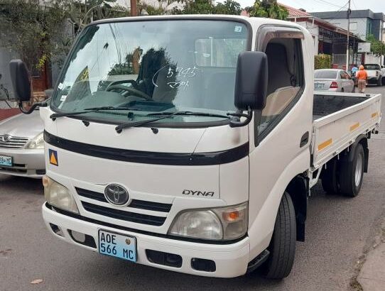Toyota | Dyna | NO4C | 2000kg | Recém-importada