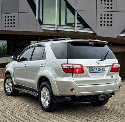 Toyota | Fortuner | 2010 | Manual | 4×4 | Recém-importado