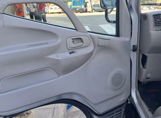 Toyota | Toyoace | 5L | Automática | Recém-importada