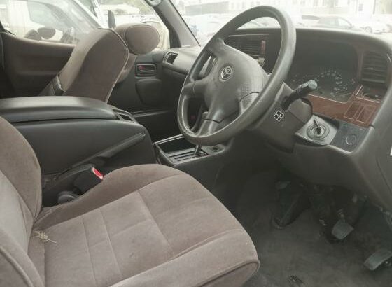 Toyota | Hiace Wagon | 15 Lugares | Recém-importada 🚌