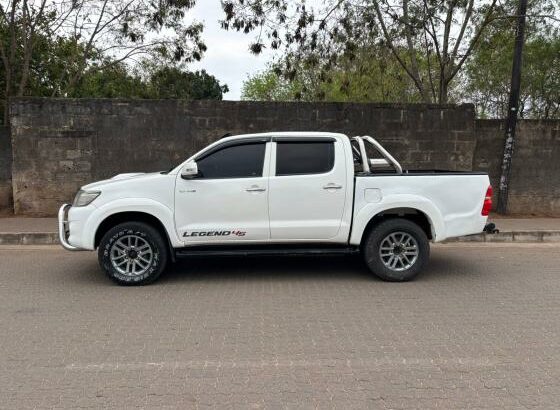 Toyota | Hilux Legend 45 | 2015 | Manual | 4×4 🎁
