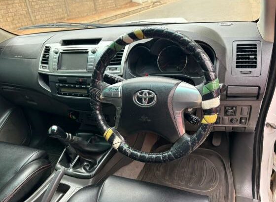 Toyota | Hilux Legend 45 | 2015 | Manual | 4×4 🎁