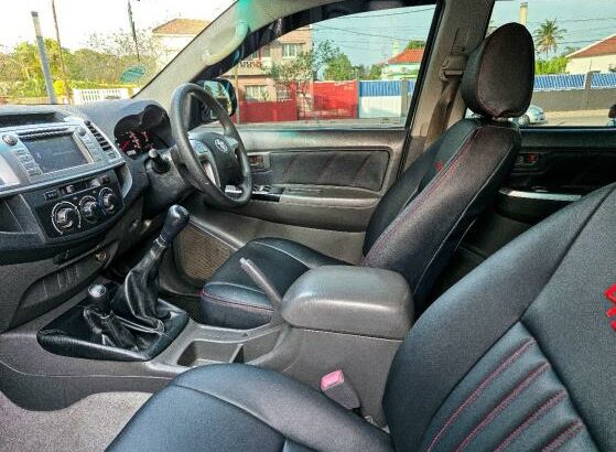 recem importado Toyota Hilux legend45