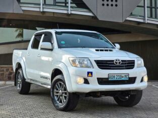 recem importado Toyota Hilux legend45