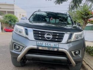 Nissan Navara recém importado