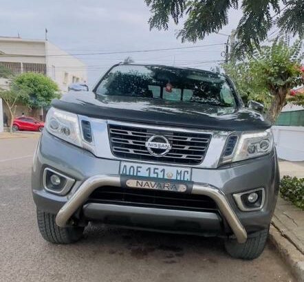 Nissan Navara recém importado