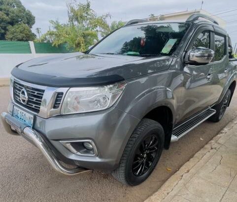 Nissan Navara recém importado