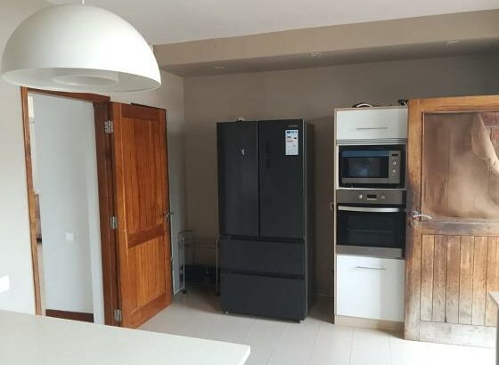 Vende se dentro do condomínio moradia nova resd- chao primeiro tipo 4 com piscina na cidade da matola próximo do hospital provincial