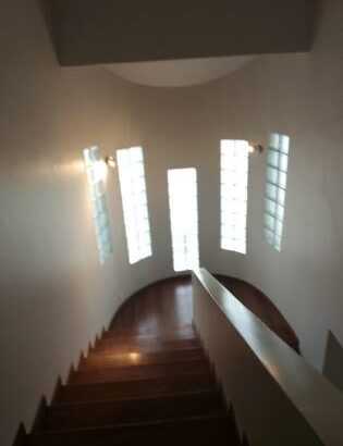 Vende se dentro do condomínio moradia nova resd- chao primeiro tipo 4 com piscina na cidade da matola próximo do hospital provincial