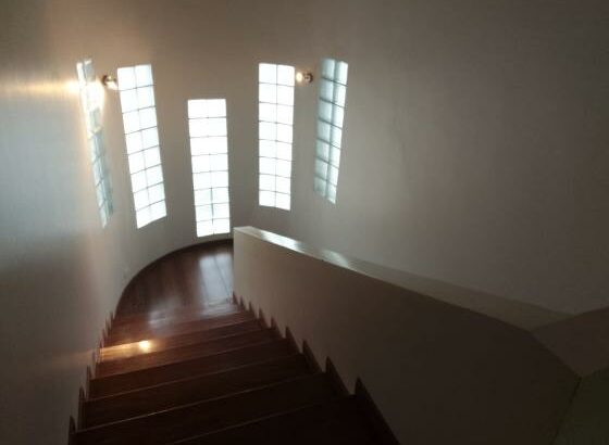 Vende se dentro do condomínio moradia nova resd- chao primeiro tipo 4 com piscina na cidade da matola próximo do hospital provincial