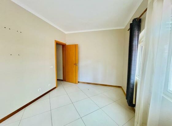 Arrenda-se moradia t4 no condomínio triunfo na marginal