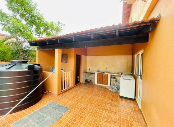 Arrenda-se moradia t4 no condomínio triunfo na marginal