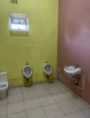 Vende se casa t3 em congolote próximo da paragem primeiro de maio